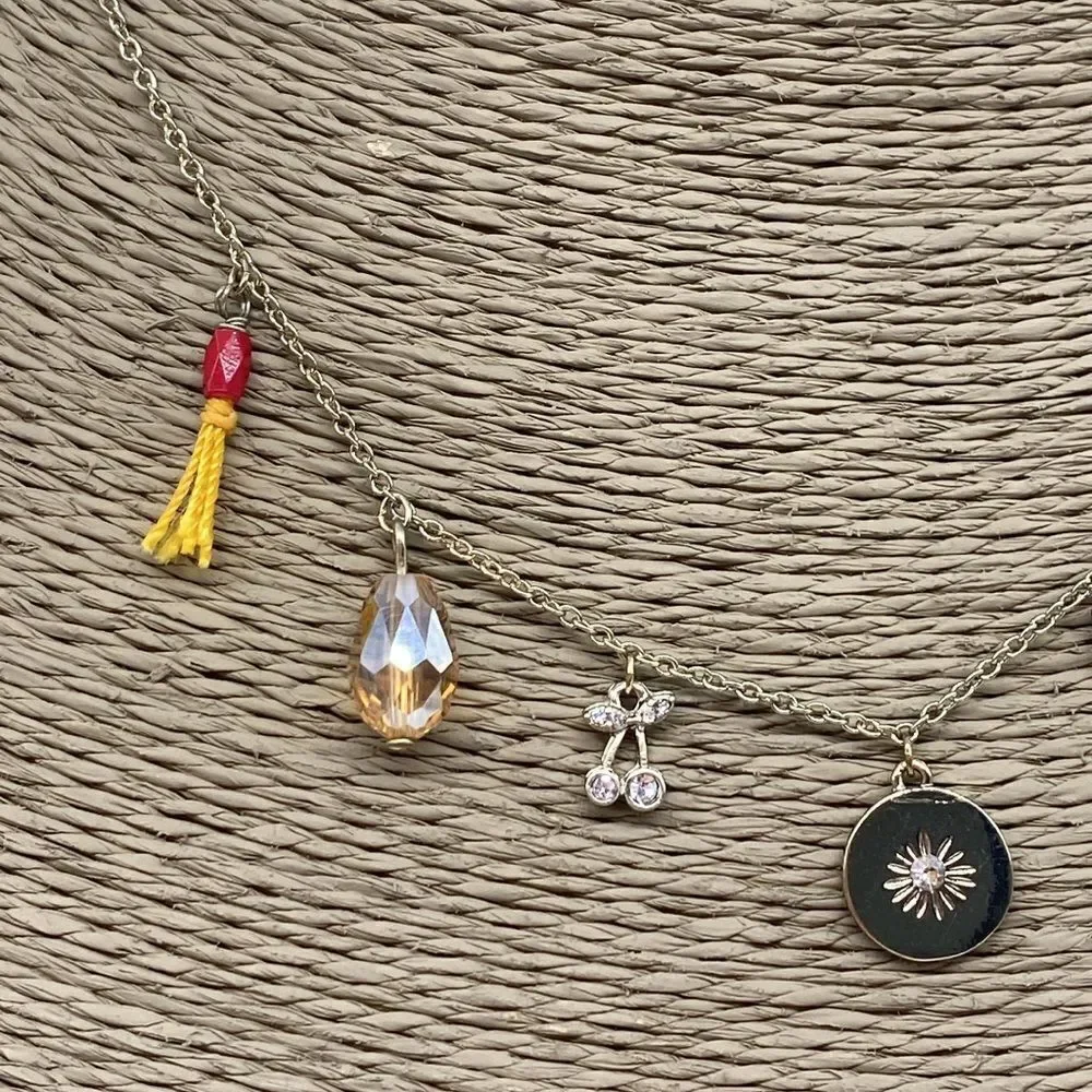 ✨🆕✨ Elegant Ann Taylor LOFT Charm Necklace ✨